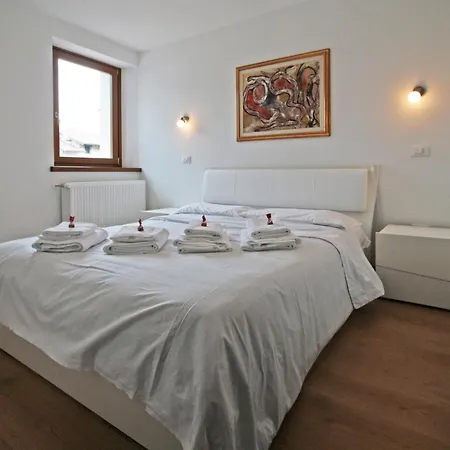 Πανσιόν Nonna Leni - Rooms & Apartments 3*
