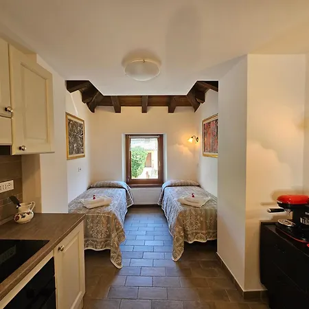 Nonna Leni - Rooms & Apartments Πανσιόν Frisanco
