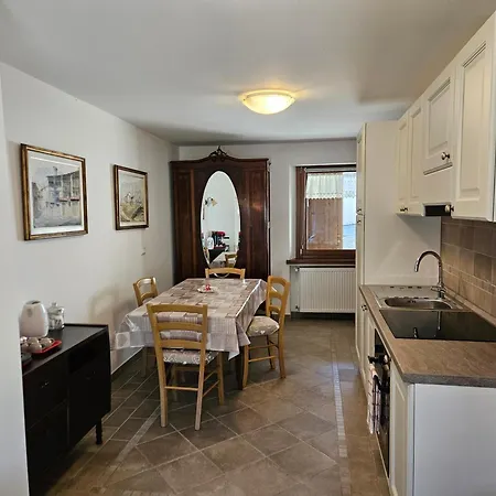 Πανσιόν Nonna Leni - Rooms & Apartments Frisanco