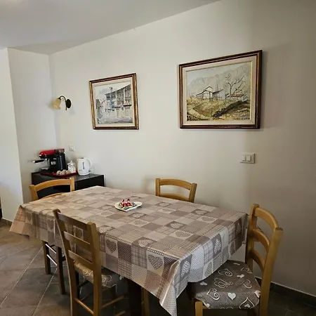 Πανσιόν Nonna Leni - Rooms & Apartments Frisanco
